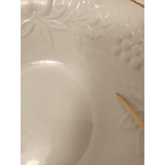 Gibson China Embossed Fruit Serving Bowl 9.5" Apple Grapes Leaves White Single - Picture 6 of 13